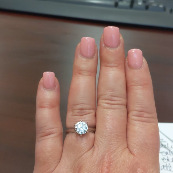 Diamond engagement ring - Picture 2 of 4